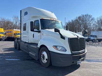 International LT625 Sleeper Semi Truck - 73" Integral Sleeper, Cummins 450HP, 12 Speed Automatic