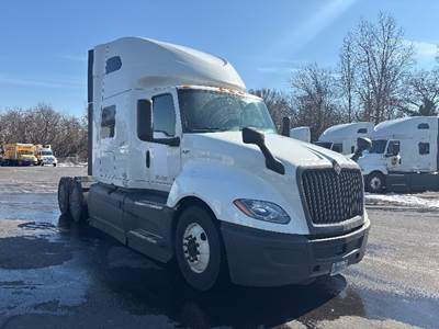 International LT625 Sleeper Semi Truck - 73" Integral Sleeper, Cummins 450HP, 12 Speed Automatic