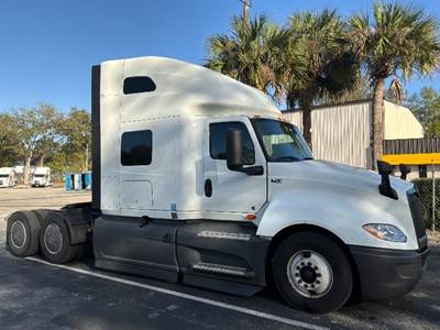 International LT625 Sleeper Semi Truck - 73" Integral Sleeper, Cummins 450HP, 12 Speed Automatic