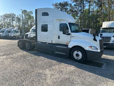 International LT625 Sleeper Semi Truck - 73" Integral Sleeper, Cummins 450HP, 12 Speed Automatic