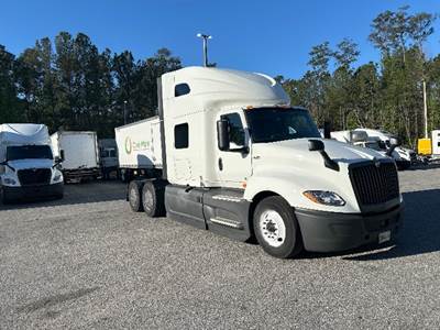 International LT625 Sleeper Semi Truck - 73" Integral Sleeper, Cummins 450HP, 12 Speed Automatic