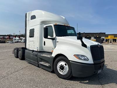 International LT625 Sleeper Semi Truck - 73" Integral Sleeper, Cummins 450HP, 12 Speed Automatic