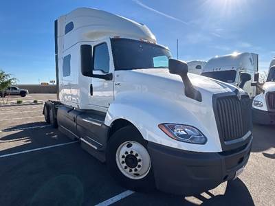 International LT625 Sleeper Semi Truck - 73" Integral Sleeper, Cummins 450HP, 12 Speed Automatic