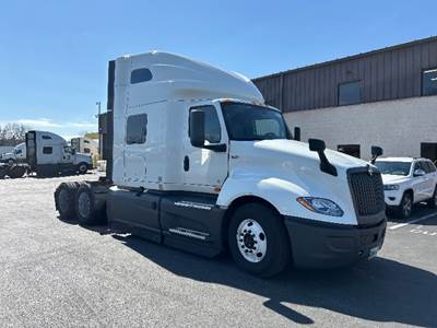 International LT625 Sleeper Semi Truck - 73" Integral Sleeper, Cummins 450HP, 12 Speed Automatic