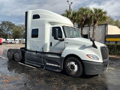 International LT625 Sleeper Semi Truck - 73" Integral Sleeper, Cummins 450HP, 12 Speed Automatic