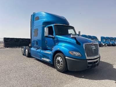 International LT625 Single Axle Sleeper Semi Truck - 73" Integral Sleeper, Cummins 400HP, 11 Speed Automatic