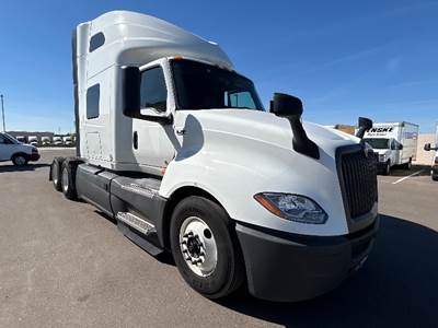 International LT625 Sleeper Semi Truck - 73" Integral Sleeper, Cummins 450HP, 12 Speed Automatic