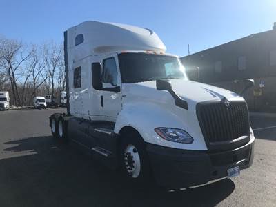 International LT625 Sleeper Semi Truck - 73" Integral Sleeper, Cummins 450HP, 12 Speed Automatic