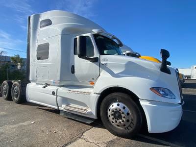 International LT625 Sleeper Semi Truck - 73" Integral Sleeper, Cummins 450HP, 12 Speed Automatic