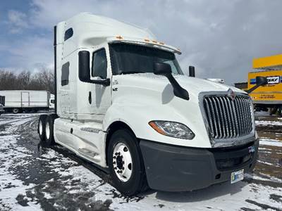 International LT625 Sleeper Semi Truck - 73" Integral Sleeper, Cummins 450HP, 12 Speed Automatic