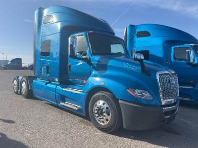 International LT625 Single Axle Sleeper Semi Truck - 73" Integral Sleeper, Cummins 400HP, 11 Speed Automatic