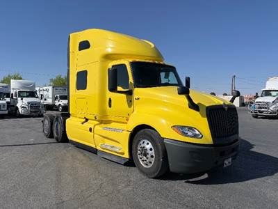 International LT625 Sleeper Semi Truck - 73" Integral Sleeper, Cummins 450HP, 12 Speed Automatic