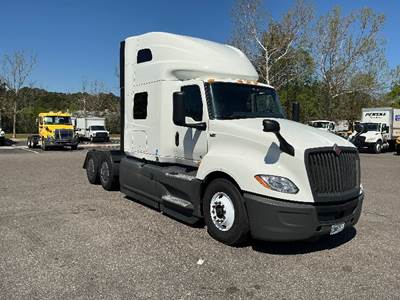 International LT625 Sleeper Semi Truck - 73" Integral Sleeper, Cummins 450HP, 12 Speed Automatic