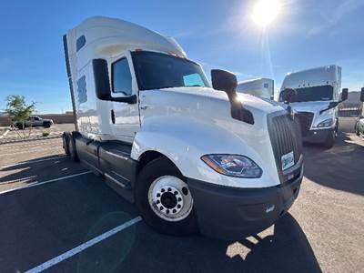 International LT625 Sleeper Semi Truck - 73" Integral Sleeper, Cummins 450HP, 12 Speed Automatic