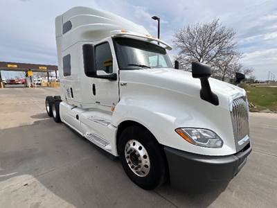 International LT625 Sleeper Semi Truck - 73" Integral Sleeper, Cummins 450HP, 12 Speed Automatic
