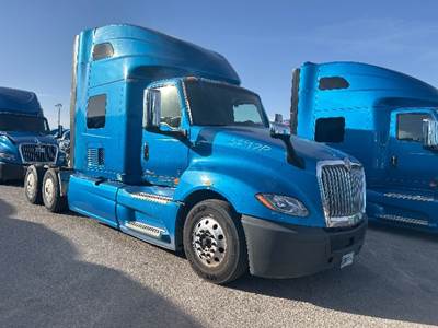 International LT625 Single Axle Sleeper Semi Truck - 73" Integral Sleeper, Cummins 400HP, 11 Speed Automatic