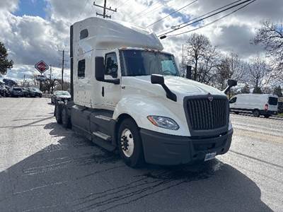 International LT625 Sleeper Semi Truck - 73" Integral Sleeper, Cummins 450HP, 12 Speed Automatic