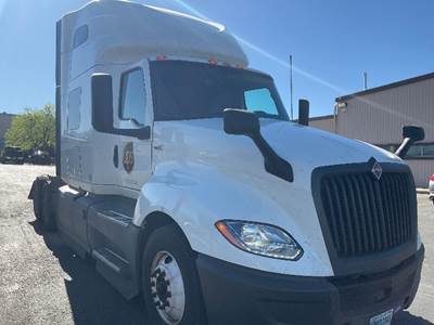International LT625 Sleeper Semi Truck - 73" Integral Sleeper, Cummins 450HP, 12 Speed Automatic
