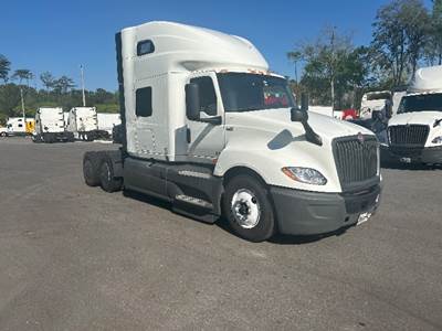 International LT625 Sleeper Semi Truck - 73" Integral Sleeper, Cummins 450HP, 12 Speed Automatic