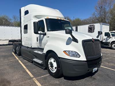 International LT625 Sleeper Semi Truck - 73" Integral Sleeper, Cummins 450HP, 12 Speed Automatic