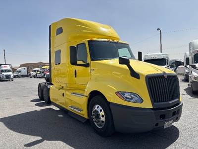 International LT625 Sleeper Semi Truck - 73" Integral Sleeper, Cummins 450HP, 12 Speed Automatic