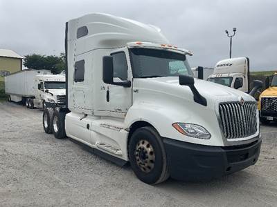 International LT625 Sleeper Semi Truck - 73" Integral Sleeper, Cummins 450HP, 12 Speed Automatic
