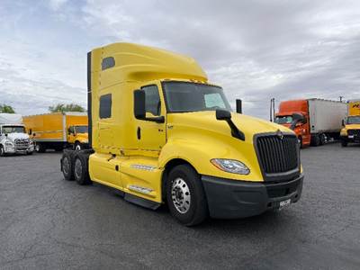 International LT625 Sleeper Semi Truck - 73" Integral Sleeper, Cummins 450HP, 12 Speed Automatic