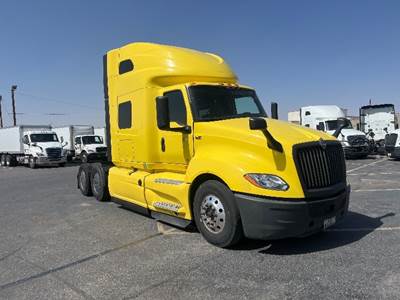 International LT625 Sleeper Semi Truck - 73" Integral Sleeper, Cummins 450HP, 12 Speed Automatic