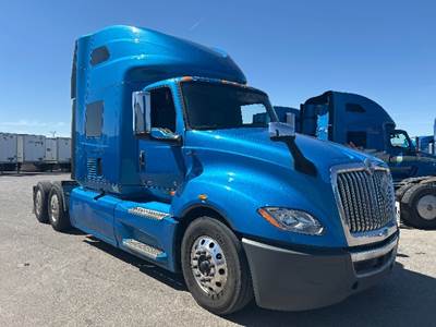 International LT625 Single Axle Sleeper Semi Truck - 73" Integral Sleeper, Cummins 400HP, 11 Speed Automatic