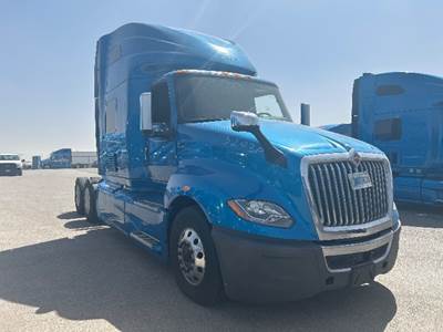 International LT625 Single Axle Sleeper Semi Truck - 73" Integral Sleeper, Cummins 400HP, 11 Speed Automatic