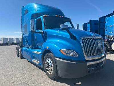 International LT625 Single Axle Sleeper Semi Truck - 73" Integral Sleeper, Cummins 400HP, 11 Speed Automatic