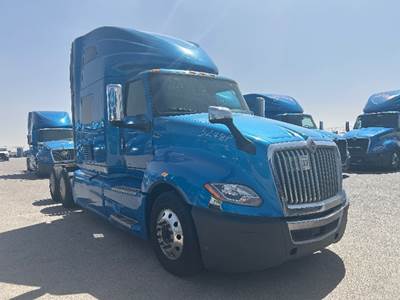 International LT625 Single Axle Sleeper Semi Truck - 73" Integral Sleeper, Cummins 400HP, 11 Speed Automatic