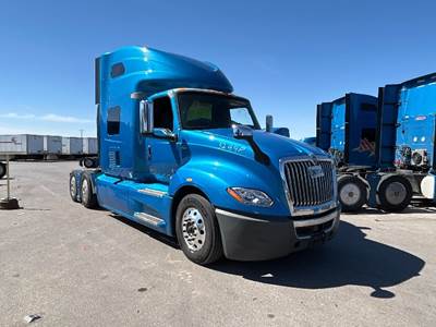 International LT625 Single Axle Sleeper Semi Truck - 73" Integral Sleeper, Cummins 400HP, 11 Speed Automatic