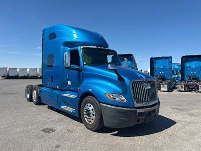 International LT625 Single Axle Sleeper Semi Truck - 73" Integral Sleeper, Cummins 400HP, 11 Speed Automatic