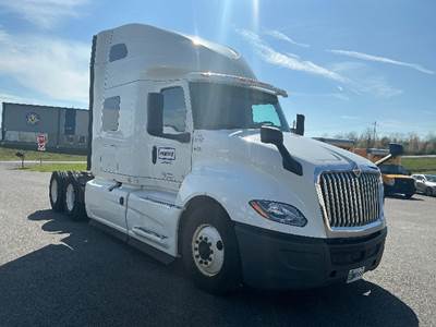 International LT625 Sleeper Semi Truck - 73" Integral Sleeper, Cummins 450HP, 12 Speed Automatic