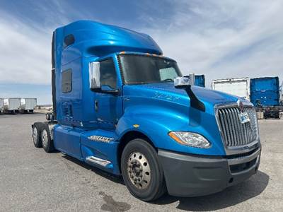 International LT625 Single Axle Sleeper Semi Truck - 73" Integral Sleeper, Cummins 400HP, 11 Speed Automatic