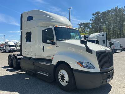 International LT625 Sleeper Semi Truck - 73" Integral Sleeper, Cummins 450HP, 12 Speed Automatic