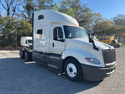 International LT625 Sleeper Semi Truck - 73" Integral Sleeper, Cummins 450HP, 12 Speed Automatic