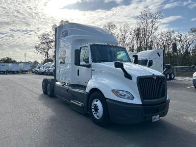 International LT625 Sleeper Semi Truck - 73" Integral Sleeper, Cummins 450HP, 12 Speed Automatic