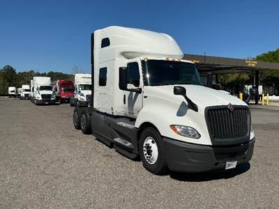International LT625 Sleeper Semi Truck - 73" Integral Sleeper, Cummins 450HP, 12 Speed Automatic
