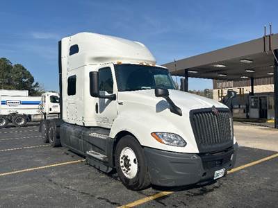 International LT625 Sleeper Semi Truck - 73" Integral Sleeper, Cummins 450HP, 12 Speed Automatic