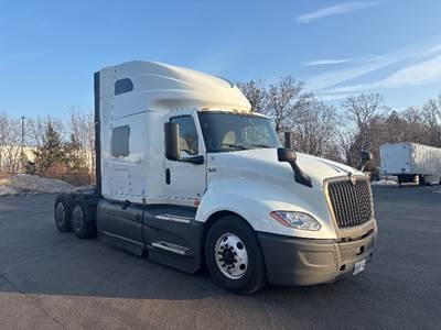 International LT625 Sleeper Semi Truck - 73" Integral Sleeper, Cummins 450HP, 12 Speed Automatic