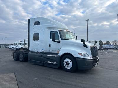 International LT625 Sleeper Semi Truck - 73" Integral Sleeper, Cummins 450HP, 12 Speed Automatic