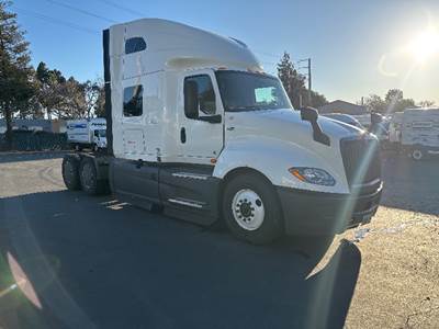 International LT625 Sleeper Semi Truck - 73" Integral Sleeper, Cummins 450HP, 12 Speed Automatic