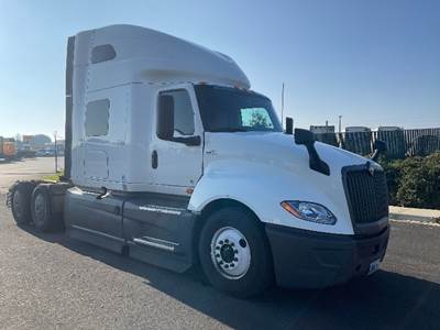 International LT625 Sleeper Semi Truck - 73" Integral Sleeper, Cummins 450HP, 12 Speed Automatic