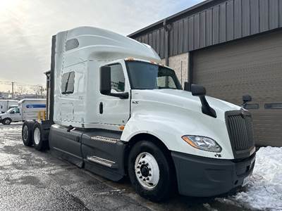 International LT625 Sleeper Semi Truck - 73" Integral Sleeper, Cummins 450HP, 12 Speed Automatic