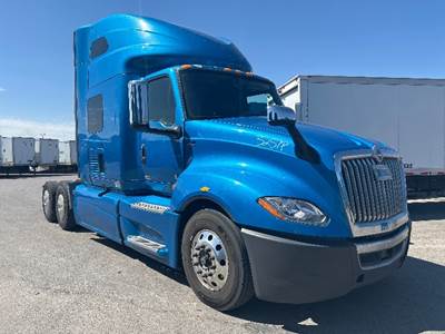 International LT625 Single Axle Sleeper Semi Truck - 73" Integral Sleeper, Cummins 400HP, 11 Speed Automatic