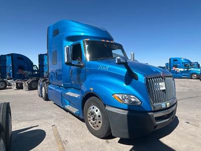 International LT625 Single Axle Sleeper Semi Truck - 73" Integral Sleeper, Cummins 400HP, 11 Speed Automatic