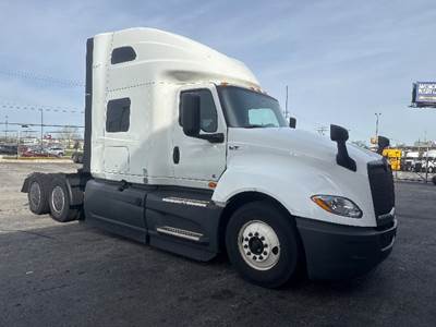 International LT625 Sleeper Semi Truck - 73" Integral Sleeper, Cummins 450HP, 12 Speed Automatic