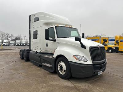 International LT625 Sleeper Semi Truck - 73" Integral Sleeper, Cummins 450HP, 12 Speed Automatic